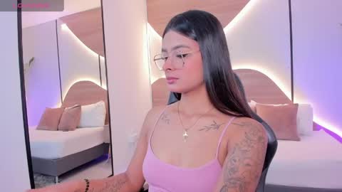 D U L C E online show from April 28, 2:09 am