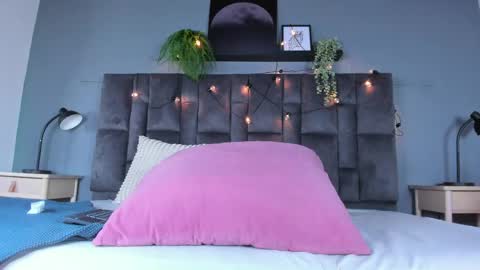 DULCE AURORA online show from May 28, 3:04 am