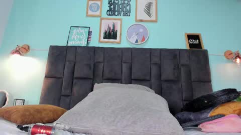 DULCE AURORA online show from March 10, 7:55 am