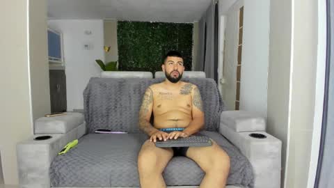 Jlozada05 online show from November 11, 6:48 am