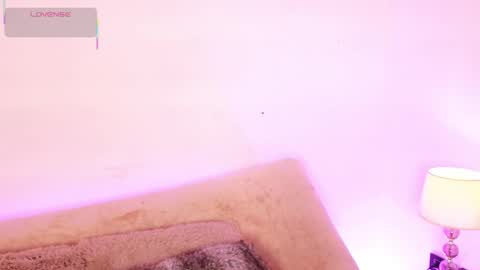 Dulcey online show from February 3, 3:59 am