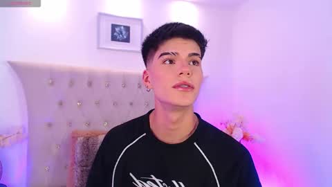 Dulcey online show from November 24, 4:33 am