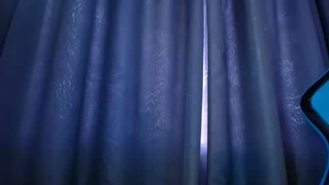 Snapshot of dumont_model chatting on March 1, 4:11 pm Nicole   online show from March 1, 4:11 pm