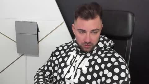 DuncanStone online show from March 3, 8:38 am