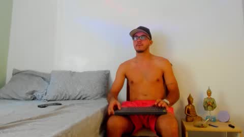 Snapshot of dusan_grey chatting on September 26, 7:33 pm DUSAN  GREY online show from September 26, 7:33 pm