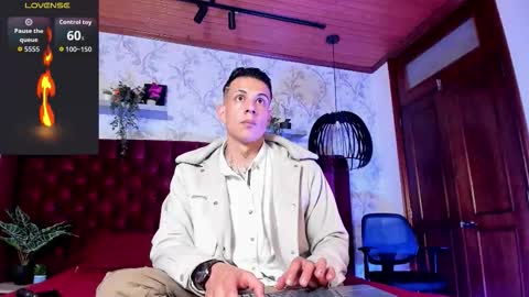 Snapshot of dustin_sonne chatting on October 24, 3:51 am Dustin Sonne online show from October 24, 3:51 am