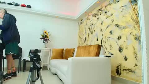 Dustin Dollin online show from March 8, 1:39 am