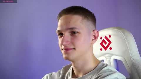 Dustyn online show from March 12, 6:32 pm