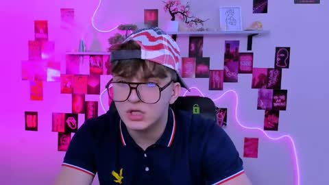 dylan_bold online show from April 26, 9:07 am