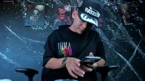 dylanroyce_ online show from May 13, 1:32 pm