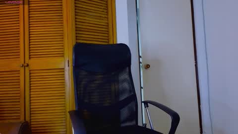 D Y L A N online show from January 18, 3:04 am