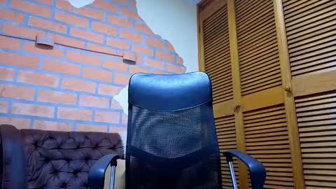 D Y L A N online show from February 16, 8:01 am