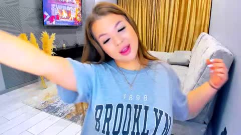 easternbeautyy online show from December 7, 3:03 pm