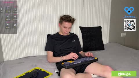 eaton_ online show from January 15, 6:06 pm