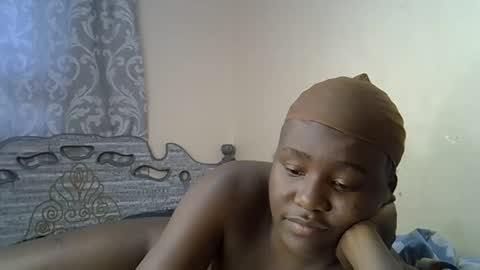 Queen online show from January 10, 2:00 pm