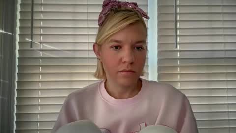 americnbarbie online show from October 31, 12:49 pm