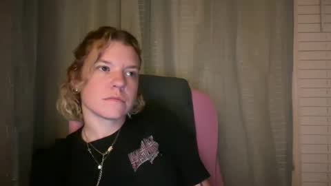 americnbarbie online show from May 4, 1:23 am