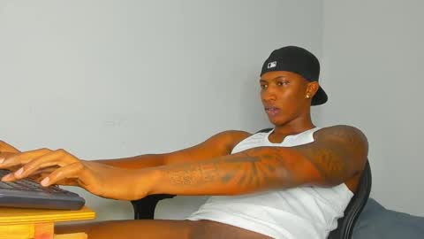 Snapshot of ebony_brandons chatting on February 14, 3:43 am Brandon online show from February 14, 3:43 am