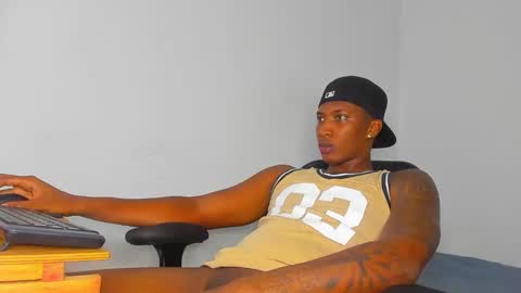 Snapshot of ebony_brandons chatting on February 15, 3:42 am Brandon online show from February 15, 3:42 am