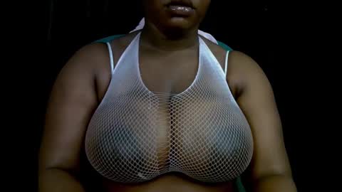 Snapshot of ebony_plumx12 chatting on September 28, 9:40 am Prisy online show from September 28, 9:40 am