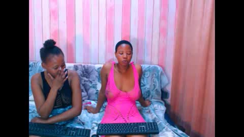 Snapshot of ebonyfirexx chatting on October 23, 7:54 am Life online show from October 23, 7:54 am
