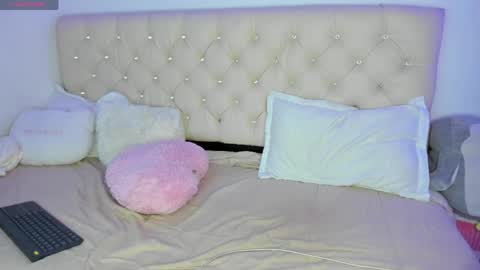 Queen Ebony online show from April 2, 4:36 pm