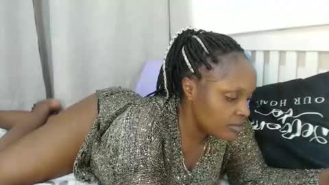 Snapshot of ebonykiran chatting on October 23, 10:43 pm ebonykiran online show from October 23, 10:43 pm