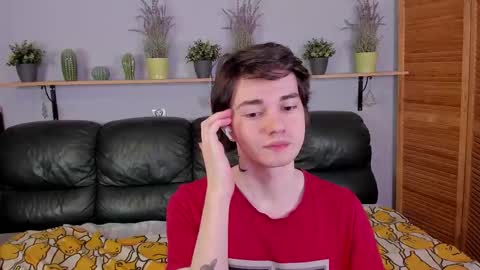 Snapshot of edgar_luck chatting on October 20, 3:33 am Edgar online show from October 20, 3:33 am