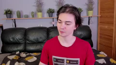 Snapshot of edgar_luck chatting on October 18, 3:11 am Edgar online show from October 18, 3:11 am