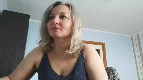 edithmanning online show from February 13, 8:06 am