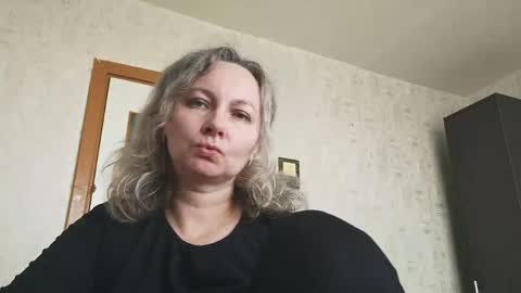 edithmanning online show from May 7, 6:31 am