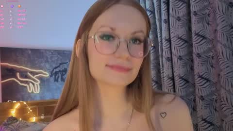 Snapshot of edlin_gail chatting on October 17, 2:54 pm Edlin Gali online show from October 17, 2:54 pm