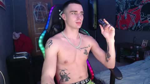 Eduar online show from December 30, 6:05 pm