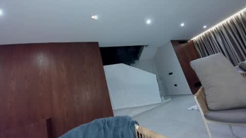 Erik and Alice online show from April 14, 4:05 am