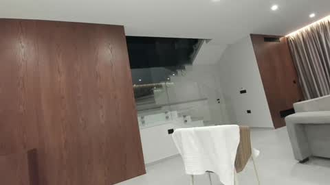 Erik and Alice online show from November 25, 3:49 am