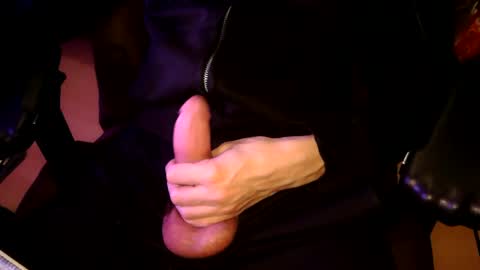 eielysele online show from December 14, 9:10 pm