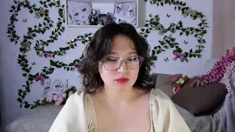 liasama online show from January 11, 8:11 am