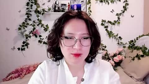 liasama online show from December 13, 3:16 am