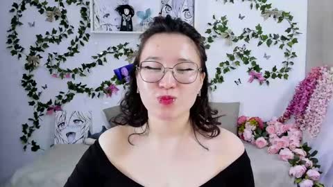 liasama online show from January 17, 2:39 am