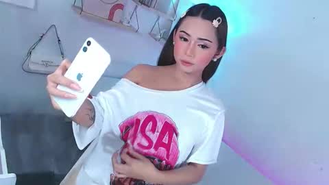 Eilleh online show from October 22, 11:01 am