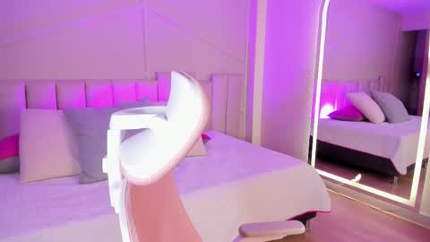 Snapshot of eimmy_bm chatting on October 11, 8:56 pm eimmy_bm online show from October 11, 8:56 pm