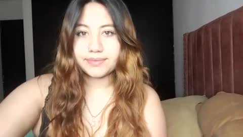 Snapshot of eimy_collin chatting on February 9, 6:01 am EIMY   MODEL INDEPENDENT online show from February 9, 6:01 am