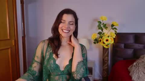 eimyscott online show from February 18, 11:08 pm