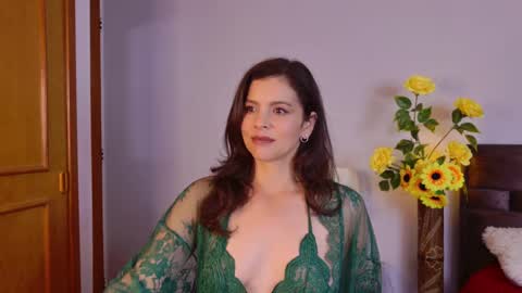 eimyscott online show from February 18, 8:03 pm