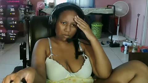 Eirondra Valeen online show from May 25, 6:47 pm