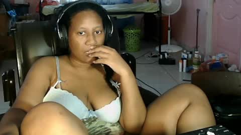 Eirondra Valeen online show from April 8, 2:42 pm