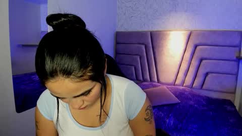 Elaia online show from November 12, 4:37 am