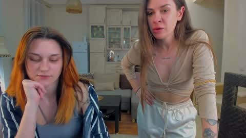 Elani online show from May 12, 8:29 pm