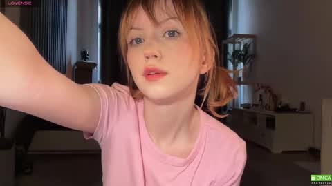 Snapshot of electric_woman chatting on October 23, 10:39 am Aleksa online show from October 23, 10:39 am