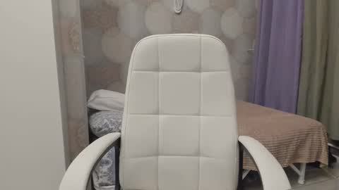 eleganc3 online show from March 25, 6:58 pm